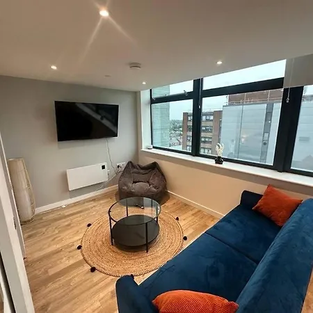 Stylish, Top-Floor 1 Bed Apt Manchester Exterior photo