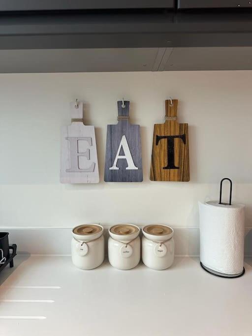 Stylish, Top-floor 1 Bed Apartment *